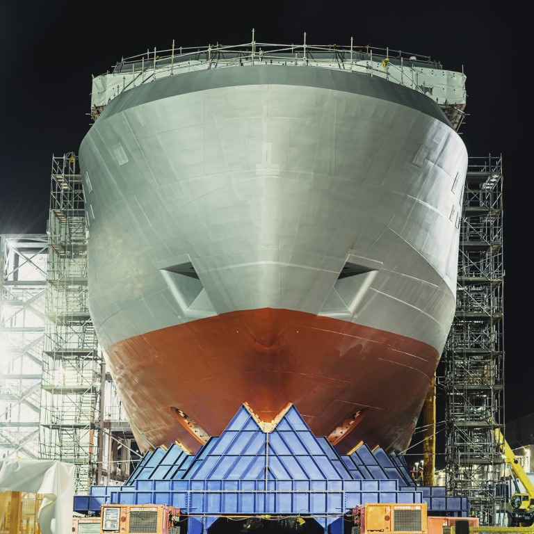 Stage Lifting in Shipbuilding
